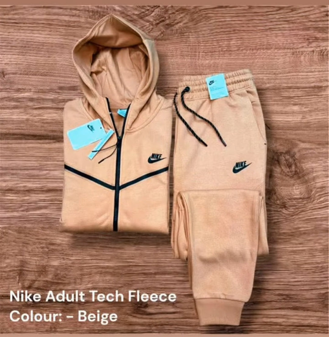 Adult Nike Tech Fleece Set